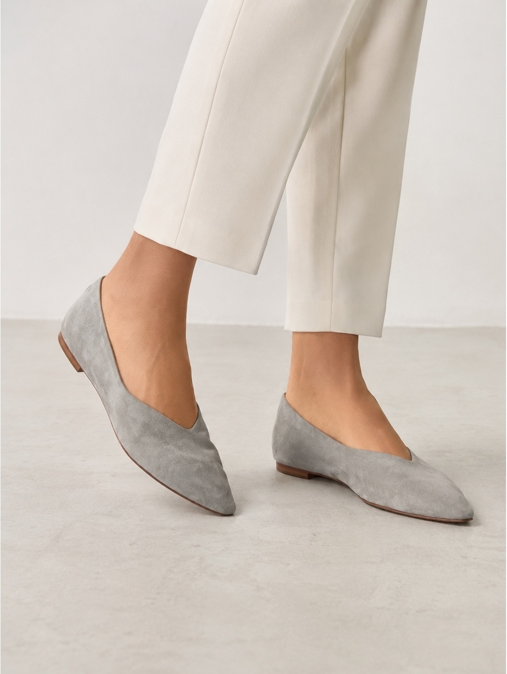 Reformation Gray Suede Pointed Toe Flats Shoes Women’s Size 9.5 Made in Brazil
